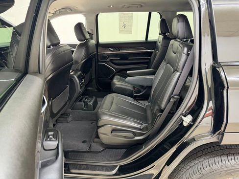 Used 2022 Jeep Grand Cherokee L Limited image 20