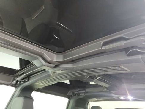 Used 2025 GMC Hummer EV 2X w/ LPO, Sport Package AWD/4WD image 60