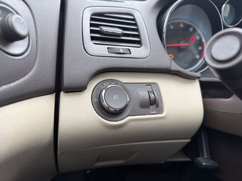Used 2012 Buick Regal Premium image 37