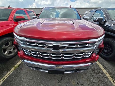Used 2023 Chevrolet Silverado 1500 LTZ w/ LTZ Premium Package AWD/4WD image 14