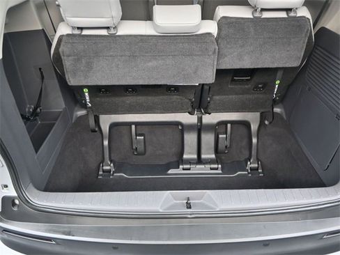 Used 2022 Toyota Sienna XLE image 17