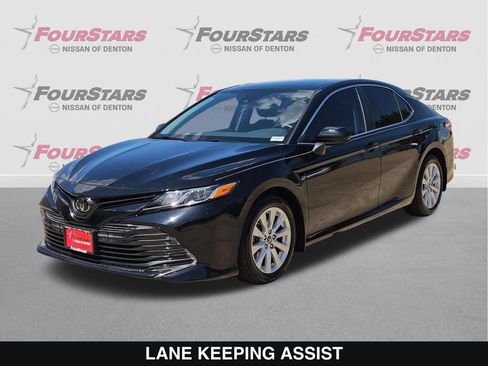 Used 2019 Toyota Camry LE FWD image 9