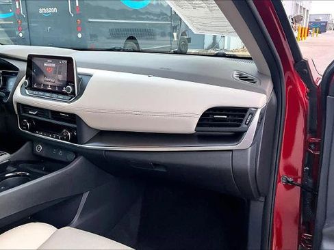 Certified 2023 Nissan Rogue SV w/ SV Premium B Package image 18