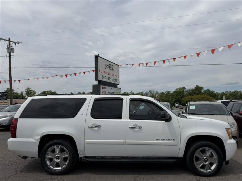Used 2008 Chevrolet Suburban LTZ w/ LTZ Preferred Equipment Group AWD/4WD image 4