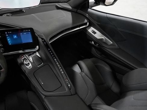 Used 2025 Chevrolet Corvette Z06 RWD image 23