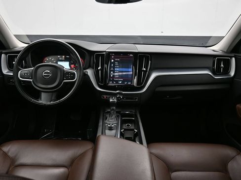 Used 2018 Volvo XC60 T5 Momentum w/ Vision Package AWD/4WD image 43