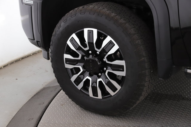 Used 2024 GMC Sierra 2500 Denali Ultimate AWD/4WD image 13
