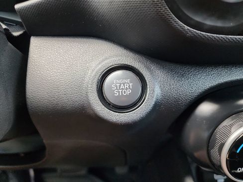 Used 2024 Hyundai Venue SEL FWD image 24
