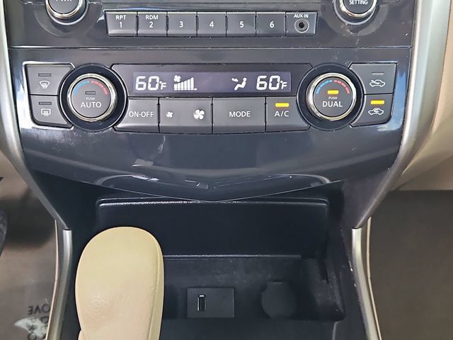 Used 2013 Nissan Altima 2.5 SV w/ 2.5SV Convenience Pkg FWD image 19