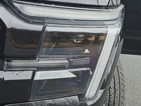 Used 2025 Ford F150 Platinum w/ FX4 Off-Road Package image 30