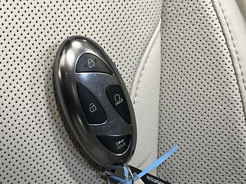 Used 2025 Hyundai Tucson Limited image 30