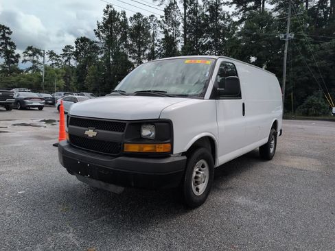 Used 2013 Chevrolet Express 2500 RWD image 4