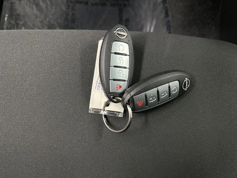 Used 2024 Nissan Frontier PRO-4X w/ Pro Convenience Package image 39