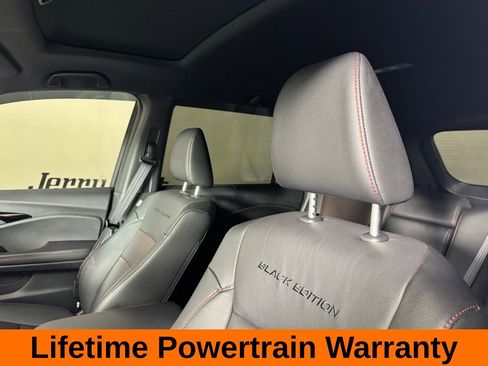 Used 2025 Honda Passport Black Edition image 12