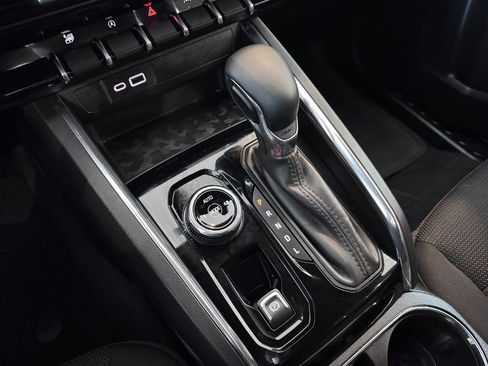 Certified 2025 GMC Canyon Elevation image 24