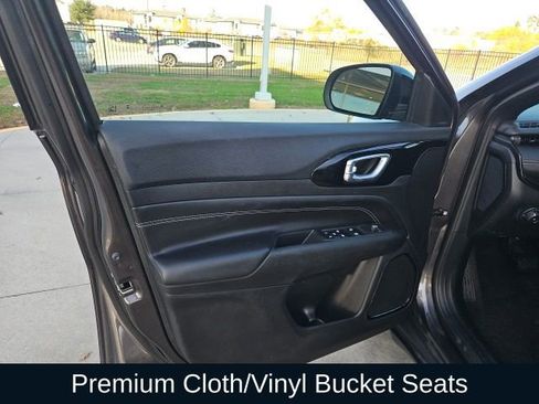 Used 2024 Jeep Compass Latitude w/ Convenience Group image 22