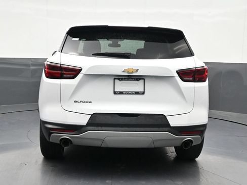 Used 2024 Chevrolet Blazer LT FWD image 4