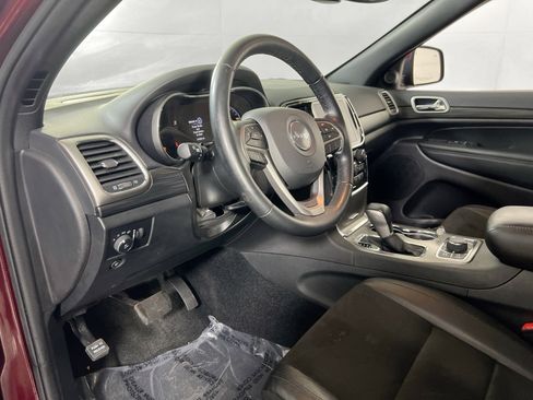 Used 2022 Jeep Grand Cherokee Laredo X image 9