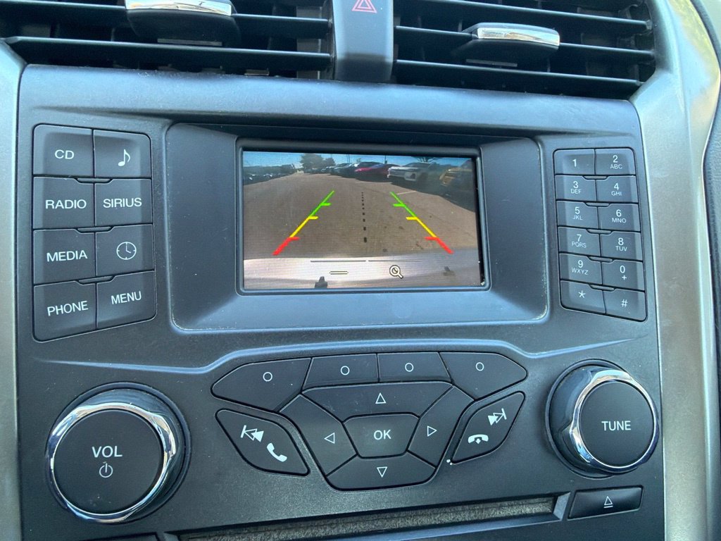 Used 2018 Ford Fusion SE FWD image 16