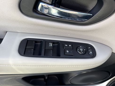 Certified 2017 Honda HR-V LX image 17