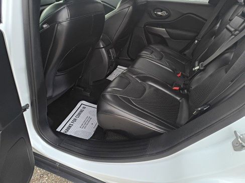 Used 2019 Jeep Cherokee Limited image 13