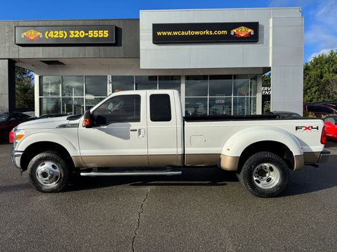 Used 2011 Ford F350 Lariat w/ Lariat Interior Pkg image 2