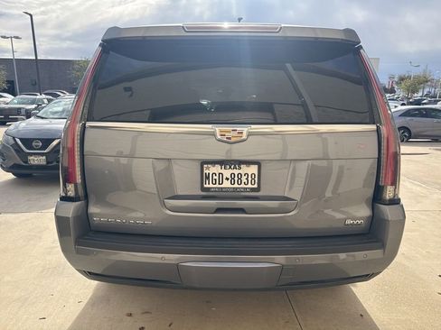 Used 2019 Cadillac Escalade Premium Luxury image 16