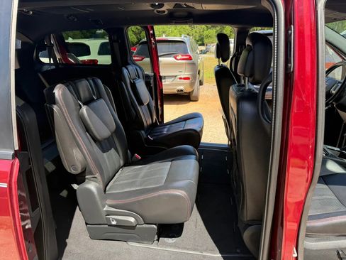 Used 2019 Dodge Grand Caravan GT image 11
