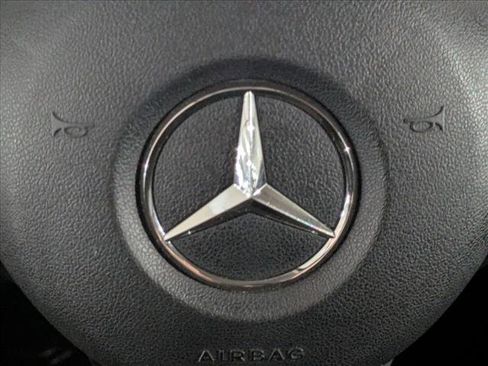 Used 2020 Mercedes-Benz Metris Passenger image 21