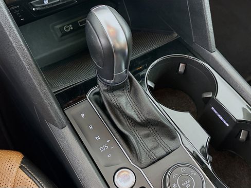 Used 2018 Volkswagen Atlas SEL Premium image 25