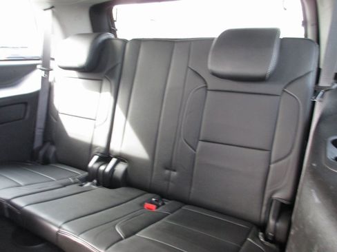 Used 2016 Chevrolet Tahoe LT image 18