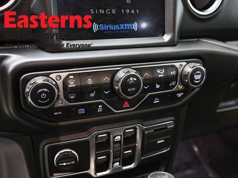 Used 2023 Jeep Wrangler Unlimited Sahara w/ Cold Weather Group image 19