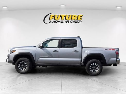 Certified 2020 Toyota Tacoma TRD Off-Road AWD/4WD image 9