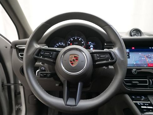Certified 2023 Porsche Macan AWD/4WD image 20