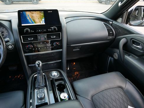 Used 2023 INFINITI QX80 Luxe AWD/4WD image 11