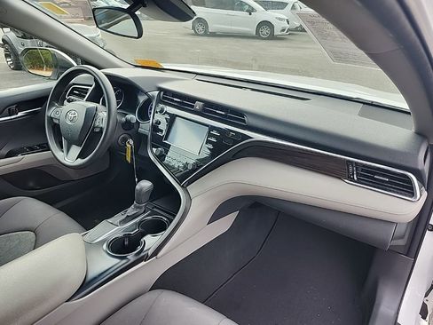 Used 2018 Toyota Camry L image 20