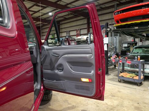 Used 1995 Ford Bronco XLT AWD/4WD image 38