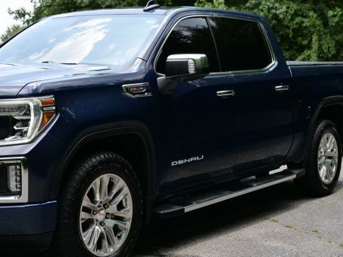 Used 2022 GMC Sierra 1500 Denali w/ Driver Alert Package II AWD/4WD image 46