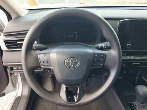 Used 2025 Toyota Camry LE FWD image 15