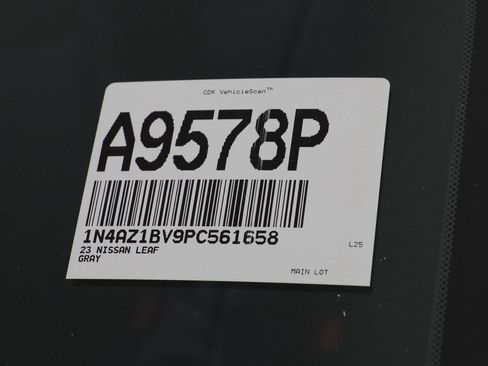 Used 2023 Nissan Leaf S image 26