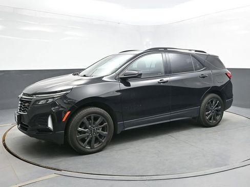 Used 2023 Chevrolet Equinox RS AWD/4WD image 3