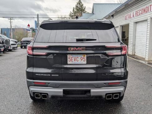 Used 2024 GMC Acadia Elevation image 4
