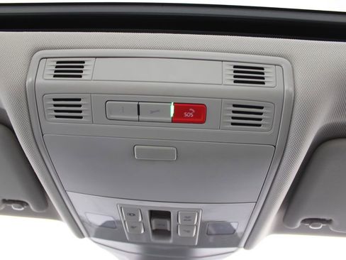 Used 2022 Volkswagen Jetta SEL image 49