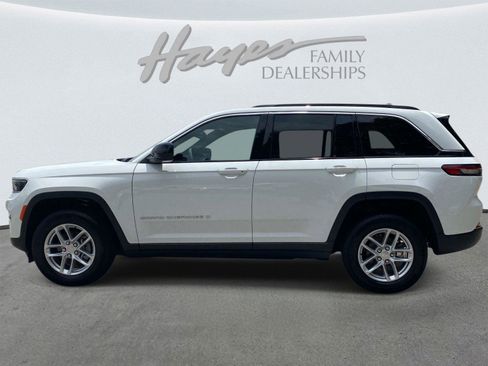 Used 2024 Jeep Grand Cherokee Laredo X RWD image 8