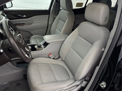 Used 2022 GMC Acadia SLE image 13