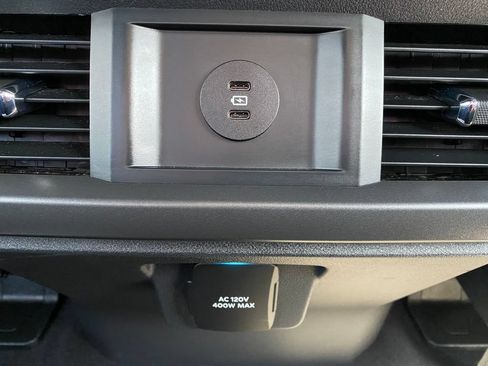 Used 2025 Ford F150 Lariat AWD/4WD image 20