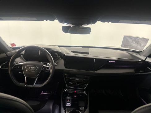 Used 2022 Audi e-tron GT Prestige w/ Prestige Package image 12