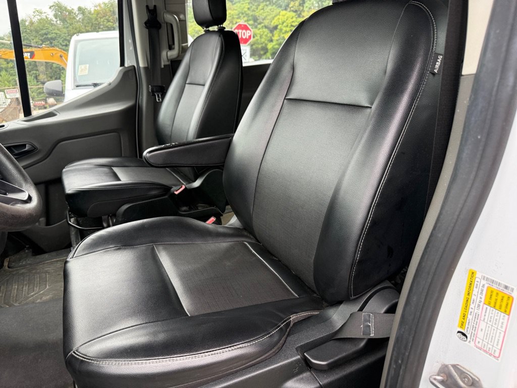 Used 2020 Ford Transit 150 XL RWD image 3