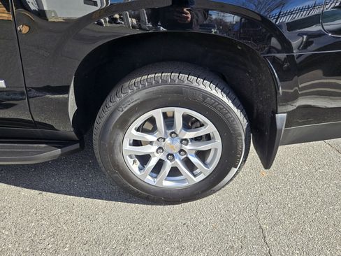 Used 2023 Chevrolet Suburban LT w/ Luxury Package image 43