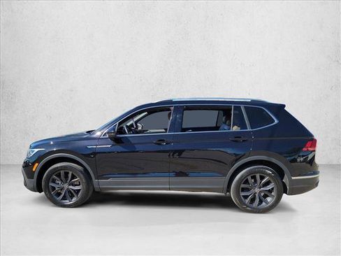 Used 2024 Volkswagen Tiguan SE image 8